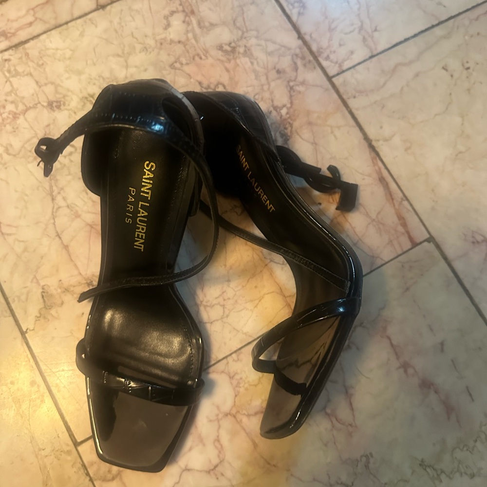 Authentic Saint Laurent shiny Patton leather heel